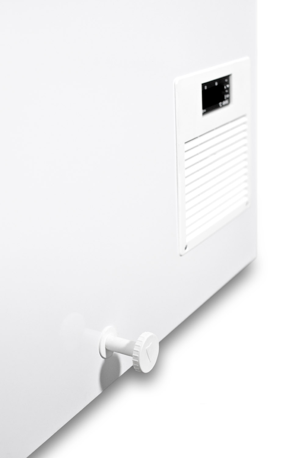 Commercial -45 C capable chest freezer with digital thermostat and 15.5 cu.ft. capacity